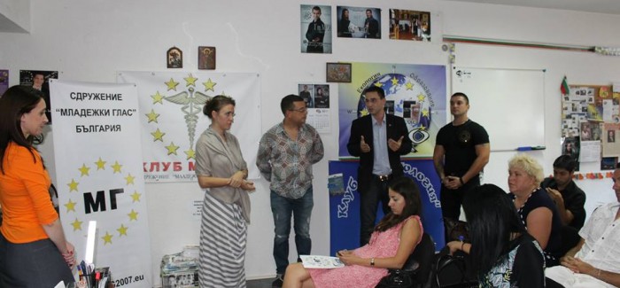 Мая Тодорова се срещна с младежките организации в Бургас