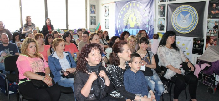 Млади семейства участваха в лекция за новостите в асистираната репродукция