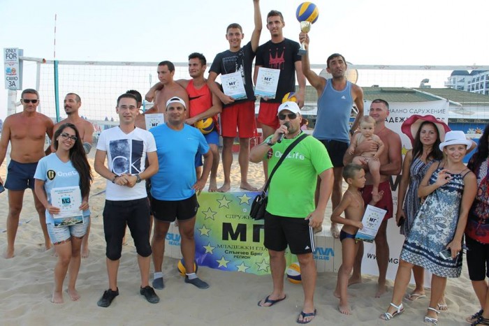 Димитър и Георги грабнаха купата в състезание по плажен волейбол в Слънчев бряг