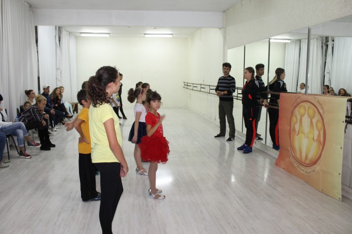 Ритъма на танца с Цвети обучи безплатно деца и младежи в Бургас