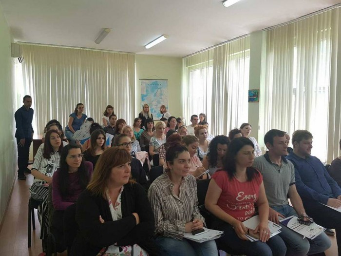 Препълнена зала с младежи във Варна – Безплатно обучение