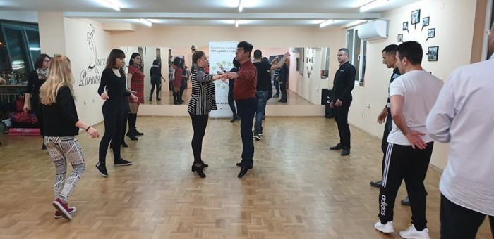 Безплатен урок по спортни танци в Бургас на 28.11